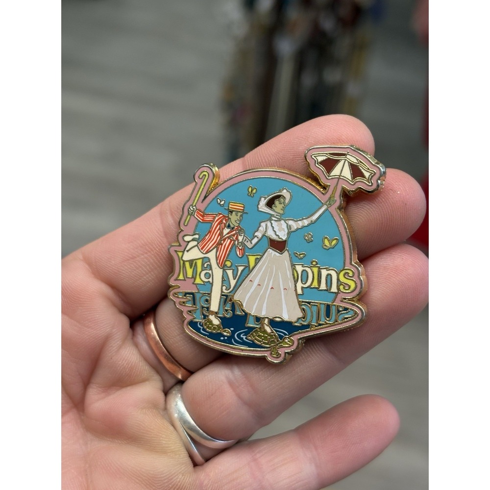 VTG Mary Poppins Bert Walking on Turtles Jolly Holiday 40 Anniversary Disney Pin